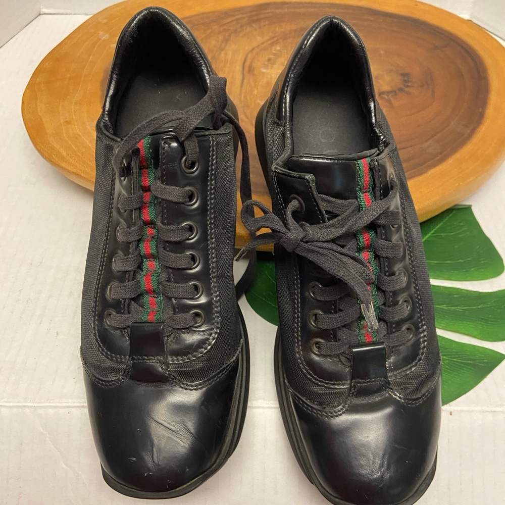 GUCCI Y2K Black Classic Stripe Sneakers - Picture 3 of 11